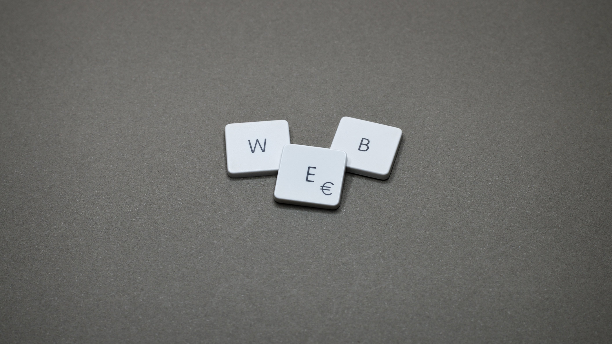 坚持初心，为昔日之理想奋斗